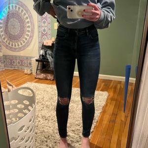AMERICAN EAGLE DARK WASH HIGH RISE JEANS